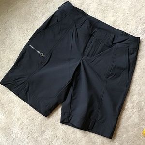 ATHLETA sz 0 black hike shorts EUC
